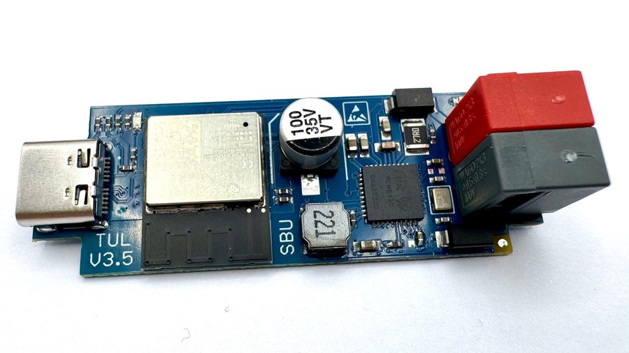 TUL32, board revision V3.5: USB-C receptacle and ESP32-C6-MINI-1 module at one end, the KNX bus terminal at the other